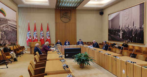 Ramūnas Karbauskis: valdžios planuojama valstybės tarnybos reforma programuoja dar didesnę emigraciją